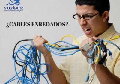 Cuando usamos muchos dispositivos electrónicos, el riesgo de ser víctima de los enredos aumenta considerablemente.