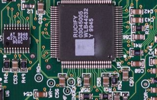 Tarjeta electrónica con semiconductores de montaje superficial