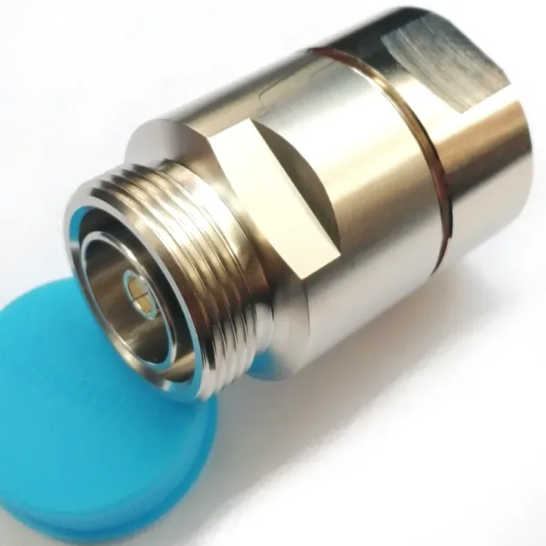 CONECTOR DIN 7/16 HEMBRA PARA CABLE 7/8. Marca: AMPHENOL. Referencia: AFB216-14 CONECTOR DIN 7/16 HEMBRA PARA CABLE 7/8. Marca: AMPHENOL. Referencia: AFB216-14